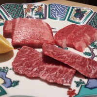 横浜 うしみつ - 塩焼き … 神谷商店の神のタン﻿、山形の三角バラ、神谷商店の神のハラミ