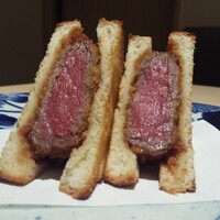 横浜 うしみつ - 厳選ヒレのブルオッシユカツサンド