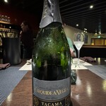 ペルー料理 bepocah - ペルー産タカマ・ワイナリーのスパークリングワイン