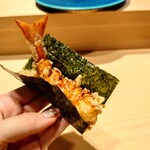 Sushi Onikai Kakeni - 海老天海苔巻き