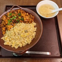 過門香歩高里 六本木店 - 四川麻婆豆腐炒飯＋スープ