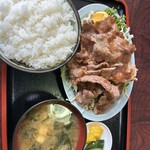 手打風ラーメン 洋定食 ボリューム - 
