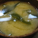 きん助 - 「定食」より、丁寧にとられた出汁が見事な味噌汁