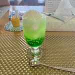 高滝ダム 憩いの家 - メロンクリームソーダ