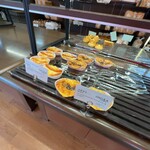 本間製パン本社工場直売ベーカリーアヴァンセ - 店内