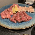 Yakiniku Ushinari - 