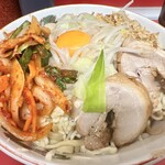 ラーメン二郎 - ラーメン（900円）＋汁なし変更（100円）＋味うずら（100円）＋SUPERキムチ（100円）、ニンニクコール
