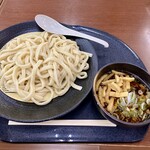 Udondokoro Botan - 肉汁つけうどん 並盛り ¥950