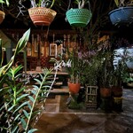 Warung Makan Bu Rus - お友達のお庭での食事会に呼ばれたみたいにアットホーム