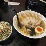 らーめん富神 - チャーシュー丼・醤油チャーシュー