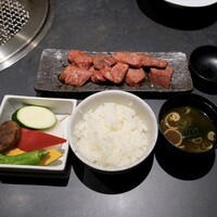 飛騨牛一頭家 馬喰一代 長良本家 - 