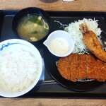 松のや - 料理写真:ロースかつ&有頭大海老フライ860円