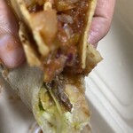 TACOMANIA - カルネアサダ。牛肉は甘く調理してあり、野菜とサルサソースの仄かな辛みと相まって美味しくいただけました。