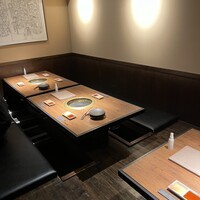 和牛とタン 焼肉 とみ 新橋本店 - 