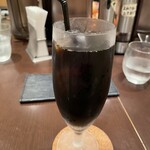 Toshi - 食後に200円でアイスコーヒーを付けました。万人向けの旨いハンバーグです。人気なのが分かりますよね。ただ、個人的には繋ぎなし牛肉100%の肉肉しいハンバーグが好みなので自分には合わないかな。