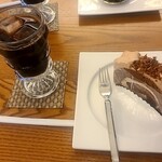 Sanwa Kohikan - アイスコーヒーとチョコケーキ