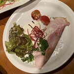 アトリエ・ド・フロマージュ - 信州産熟成ももハムの食べ応えも充分