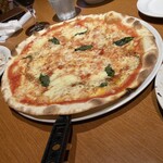 アトリエ・ド・フロマージュ - マルゲリータはチーズがタップリ