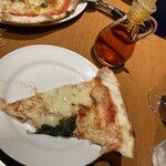 アトリエ・ド・フロマージュ - 専用の辛味オイルの辛さも佳き