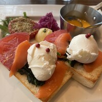 ポム・ダダン - 