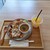 ドリンクスタンドリットル - その他写真:クロッフルランチ(チーズクロッフル、キーマカレー、サラダ、柴漬け、オレンジジュース)