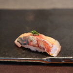 すし大 - 関あじ