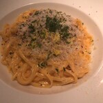 ラカーヴデランパール - 卵明舎の磨宝卵ゴールドとガリシア栗豚パンチェッタの濃厚カルボナーラ