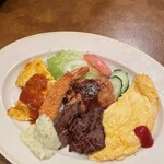 こがね - オムレツ､ミンチカツ、ビーフのてりやき、エビフライ、ポークピカタ