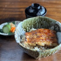 うな丼(国産うなぎ半身)