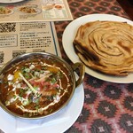 インド料理 パリワル - 更に30分後、チキンカラヒ&ラッチャパラタ登場