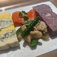 シェ・イノ - 
