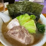 横浜ラーメン厨房 うえむらや - 料理写真: