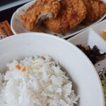 もつ煮ショップ - ワンバンライスあるある♪