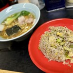 ラーメン屋 ガッツ - Cセット（ラーメン&チャーハン）900円