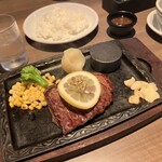 ステーキとハンバーグのさる～ん - 