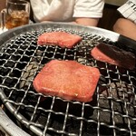 炭火焼肉ホルモン まるは - 