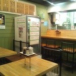 とんかつ専科 やまかつ - カウンター4席とテーブル10席の小さなお店☆