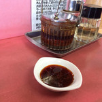 正嗣・餃子専門店ならではのシンプルなテーブルスパイス