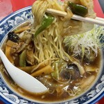 空港ラーメン 天鳳 - 麺も美味しい　とろみ野菜がよく絡む