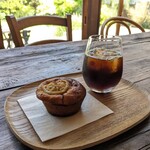 楚々 HAYAMA - お友達のオーダー　アイスコーヒーとマフィン
