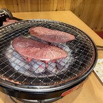 炭火焼肉エイト - 