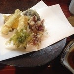 日本料理 梅堂 - 春野菜とほかるいかの天ぷら盛り合わせ