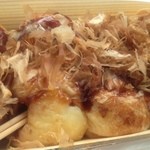 蛸錦 - 外はカリっと中はとろーり。これぞ本場関西のたこ焼き。SA内でこれだけ美味いたこ焼きが食えれば大満足だ。