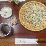 そばの実 - 十割そば。「ぼっち盛り」ではないけれど美味しいので問題ない。