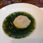 FU DINING - 揚げた胡麻豆腐の海藻餡掛け。和です。
