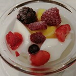 FU DINING - ドルチェは杏仁豆腐。