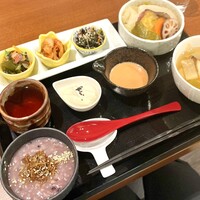 ヒル薬膳粥・ヨル貝料理カイノクチ - 