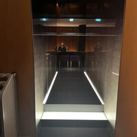 鮨 四 -  鮨 四 -