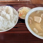 Misato Shiyokudou - 豚汁定食　850円　大盛　100円　