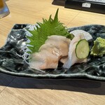 Dosanko Kicchin Gorira - ほっけの刺身、関東では食べれないやつ。はじめ食べましたが、めちゃ美味しかったです。